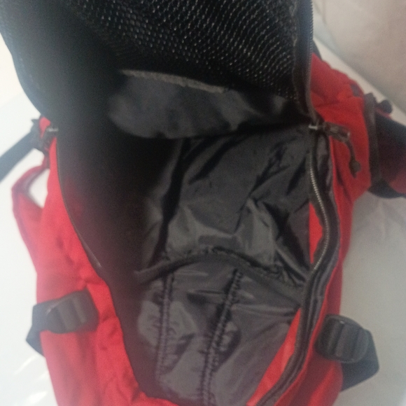 Nike Red Back Pack - Picture 3 of 4